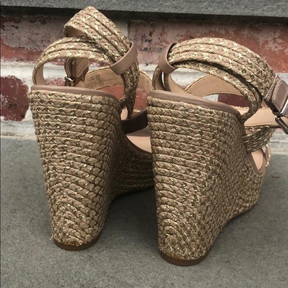 Vince Camuto platform heel - Picture 6 of 6